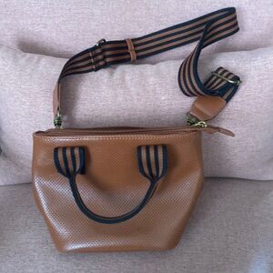 Universal Thread adorable purse with detachable band